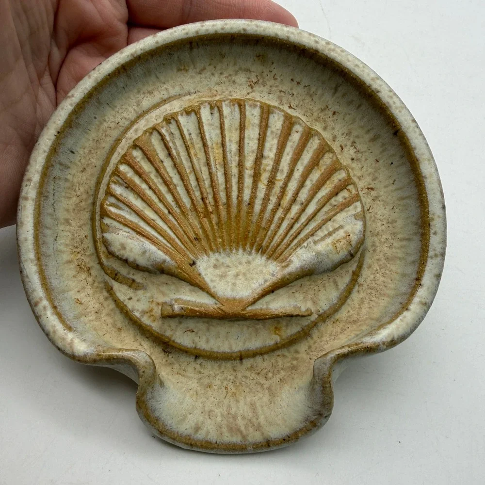 Studio Pottery Seashell Spoon Rest Signed RL Stoneware‎ Scallop Shell Coastal